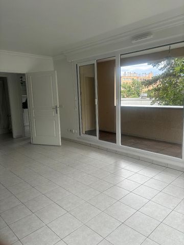 Location Appartement 2 pièces 53m² LA MULATIERE 69350 - Photo 2