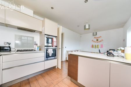 4 bedroom house to rent - Photo 3