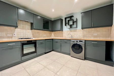 2 bedroom apartment to rent - Photo 4