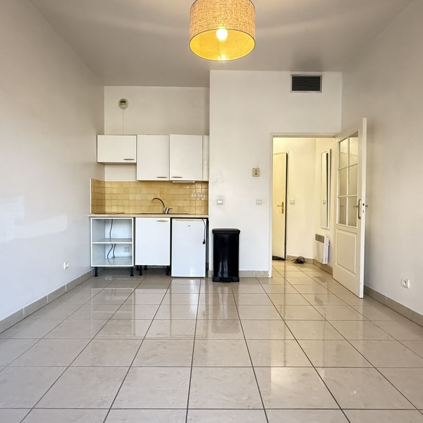 Location Appartement 1 pièce 25m² AIX EN PROVENCE 13100 - Photo 1