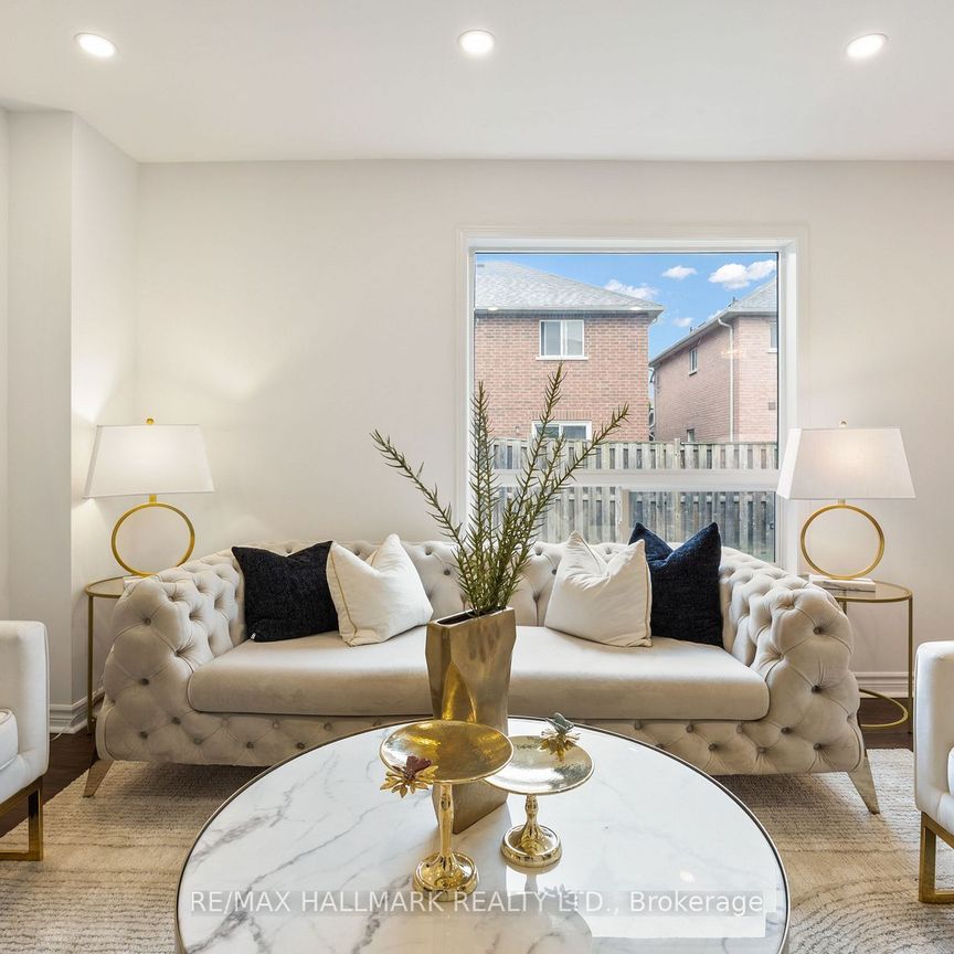 For Lease - 83 Matthew Boyd Crescent, Newmarket, Ontario - Photo 1