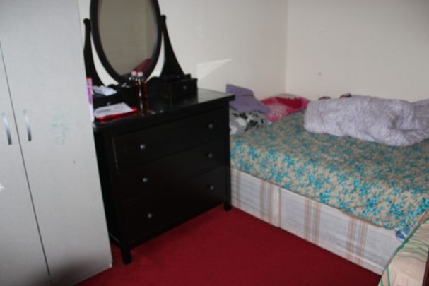 Townsend Road, Southall, Middlesex, UB1 1HA - Photo 1