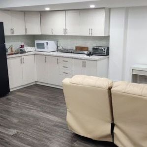 For Lease - 102 Crumlin Crescent, Brampton, Ontario - Photo 2