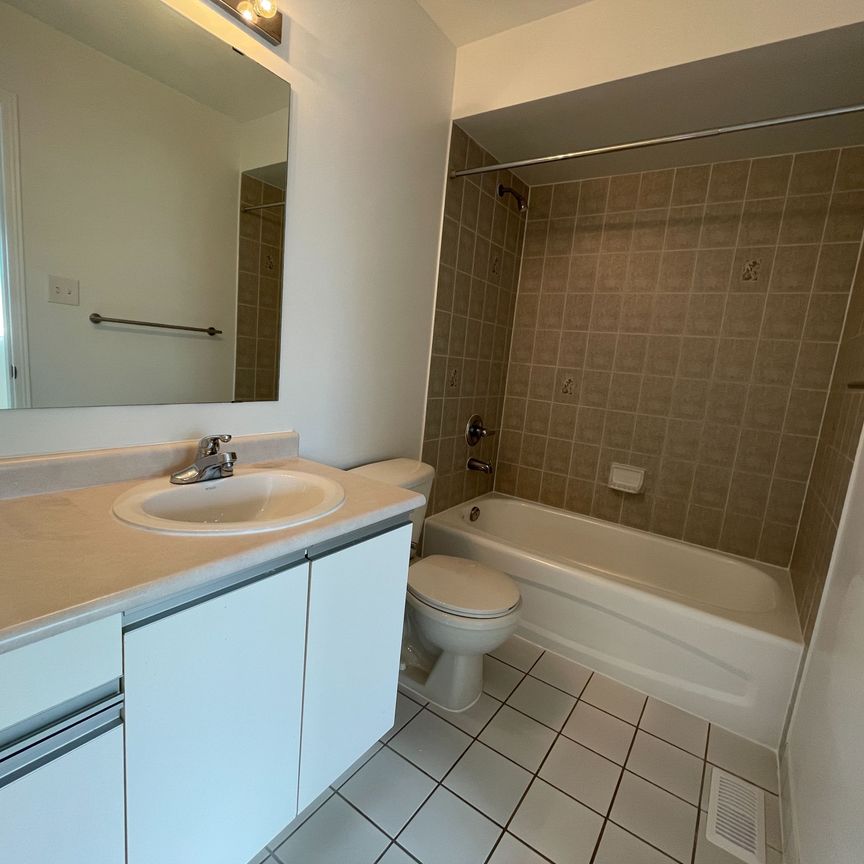 For Lease - 9 Fairglen Avenue Unit# 4, Brampton, Ontario - Photo 1