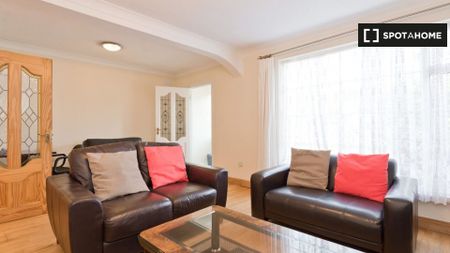 5-Bedroom Apartment for rent in Clonsilla, Dublin - Photo 5