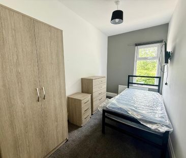 4 bedroom terraced house to rent - Photo 5