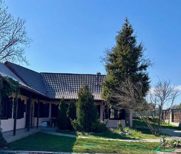 Prenájom 4i RD s príjemnou záhradkou v tichej uličke v centre Senca - Fotografia 6