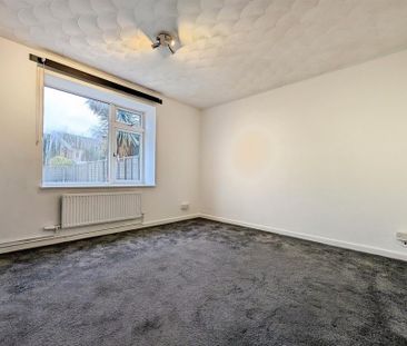 3 bedroom end of terrace house to rent - Photo 3