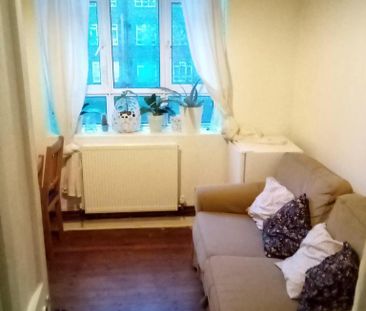 1 bedroom in a flat share to rent - Photo 5