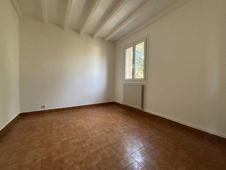 Location Maison 5 pièces 88m² VILLENEUVE LES AVIGNON 30400 - Photo 5