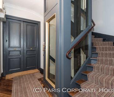 Rue du Rocher, - Photo 1