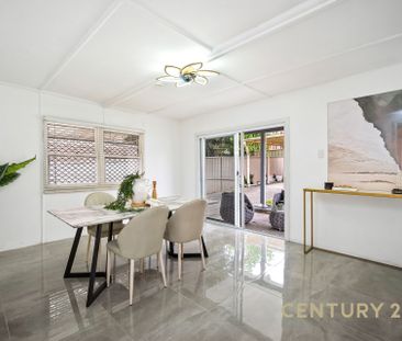 Large Three Bedroom House - Photo 2