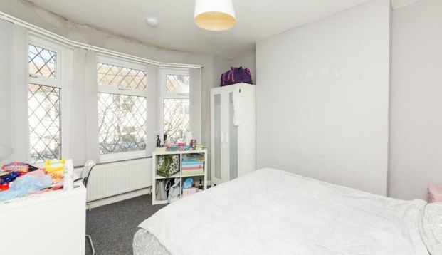 2 Bed Flat, Newmarket Road, BN2 - Photo 1