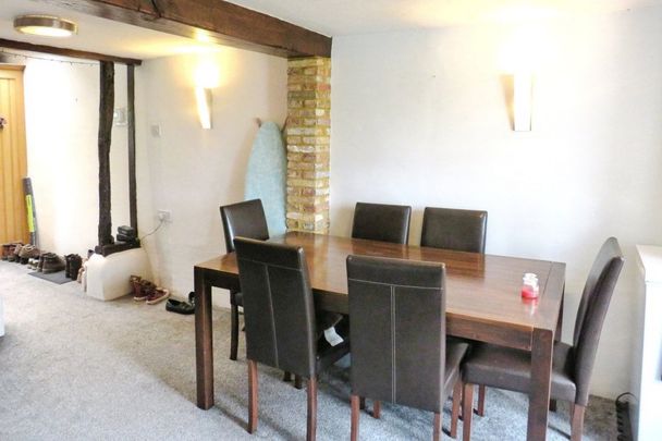 Stonebridge Lane - Photo 1