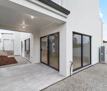 Windsor Gardens - Photo 6