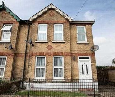 4 bedroom semi-detached house to rent - Photo 2