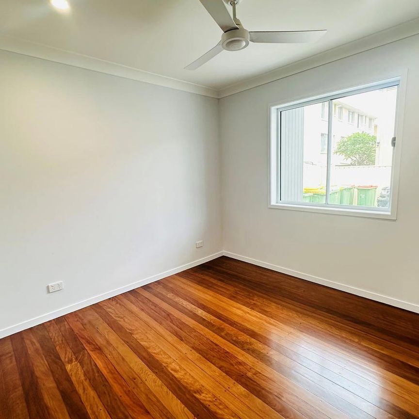 2 Bedroom 1 Bathroom Unfurnished Renovated Apartment - Photo 1