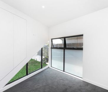 Modern Comfort! - Photo 5