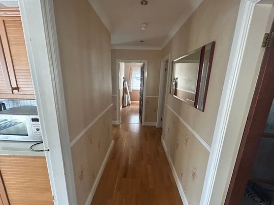 PETERBOROUGH - Photo 1