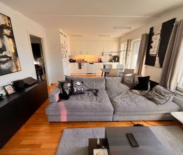 Ljus och rymlig trea med balkong i centrala Haninge! - Foto 2