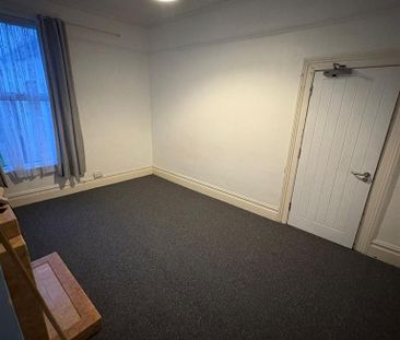 4 bedroom terraced house to rent - Photo 5