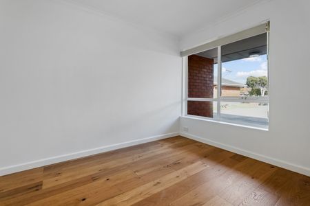 Fully Renovated 1 Bedroom - Photo 2