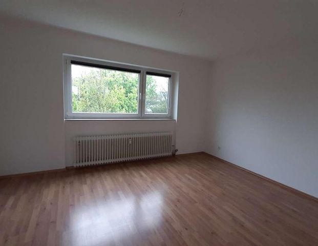 schöne 2 ZKB - Wohnung im 5. OG *ab sofort* - Foto 1