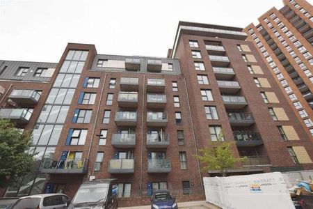 Shearwater Drive, West Hendon, London, NW9 - Photo 3