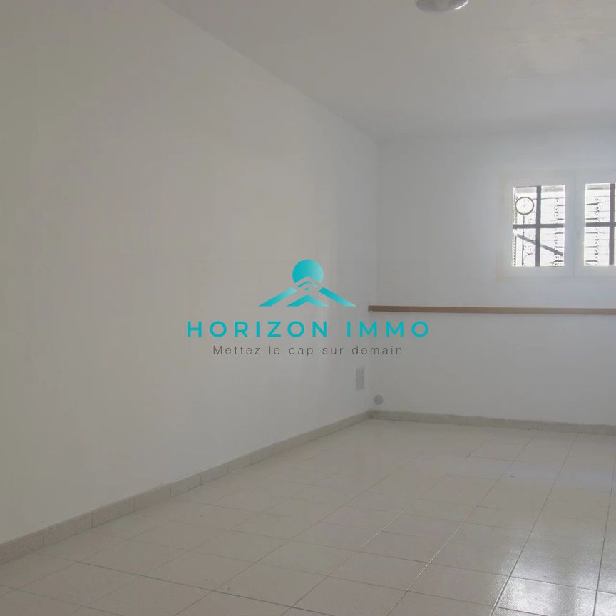 Location Appartement 1 pièce 30m² ST LAURENT DU VAR 06700 - Photo 1