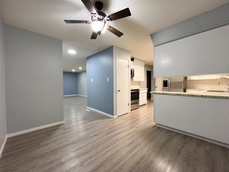 Warm And Welcoming 3 Bedroom Family Home In Woodhaven With Double Garage - Photo 2