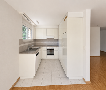 Grosszügige Familienwohnung mit eigenem Waschturm - Photo 2