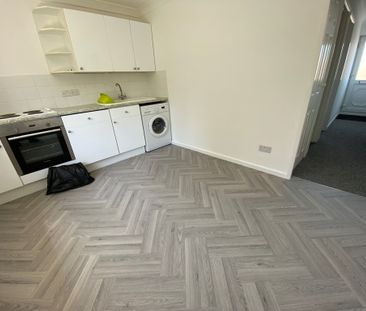 1 bed apartment to rent in Seabourne Road, Bexhill-on-Sea - Photo 3