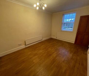 Chobham Road, Knaphill, Woking, Surrey, GU21 2SU - Photo 4