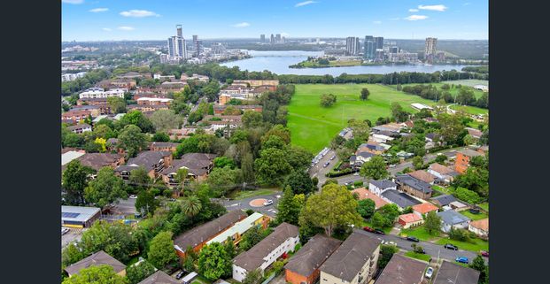 Stylish Two Bedroom Unit - Photo 1