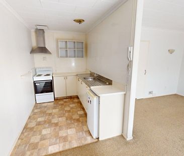 West End - 1 bedroom - Photo 2