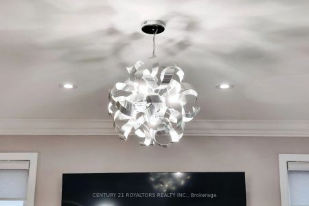 Detached Home For Lease | W9031533 - Photo 3