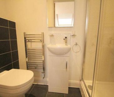 1 bedroom in a house share to rent - Photo 6