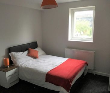 Blackmead - Room to let with en-suite - Photo 4