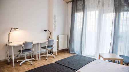 Calle Castellón, Valencia, Valencian Community 46004 - Photo 2