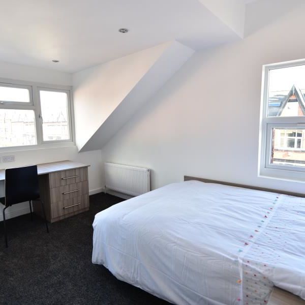Hessle Terrace, Hyde Park - Photo 1