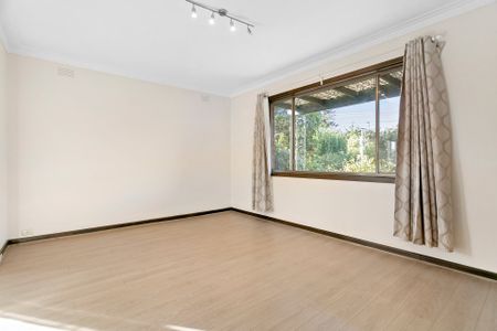 Spacious Four-Bedroom Family Home / Home office in Balwyn High School Zone - Photo 3