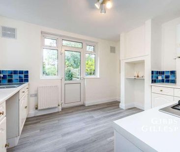 Lloyd Court, Pinner, HA5 - Photo 4