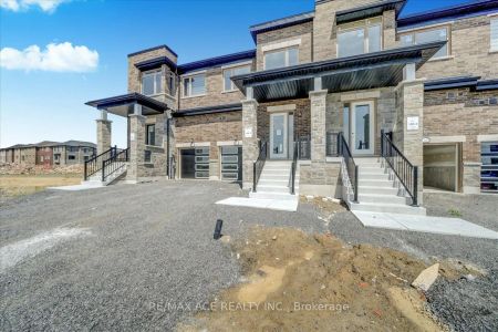 Condo Townhouse For Lease | E9033646 - Photo 5