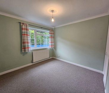4 bedroom bungalow to rent - Photo 2