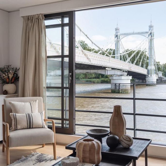 2 bedroom houseboat to rent - Photo 1