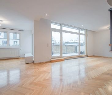 Befristete luxuriöse Dachgeschosswohnung im Stilaltbau - Blick über... - Photo 1