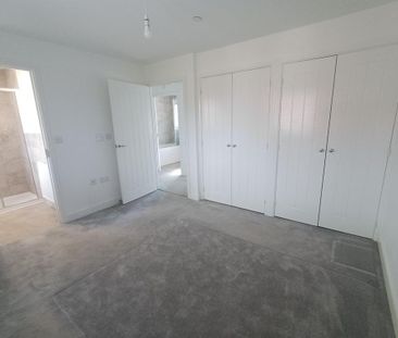 4 bedroom detached house to rent - Photo 4