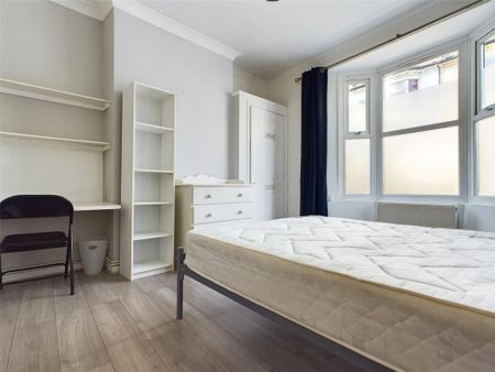 5 bedroom terraced house to rent - Photo 4