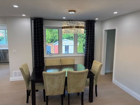 For Lease - 2429 Hensall Street, Mississauga, Ontario - Photo 3