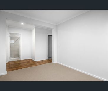 35 Skyline Road, Fraser Rise, Vic 3336 - Photo 4